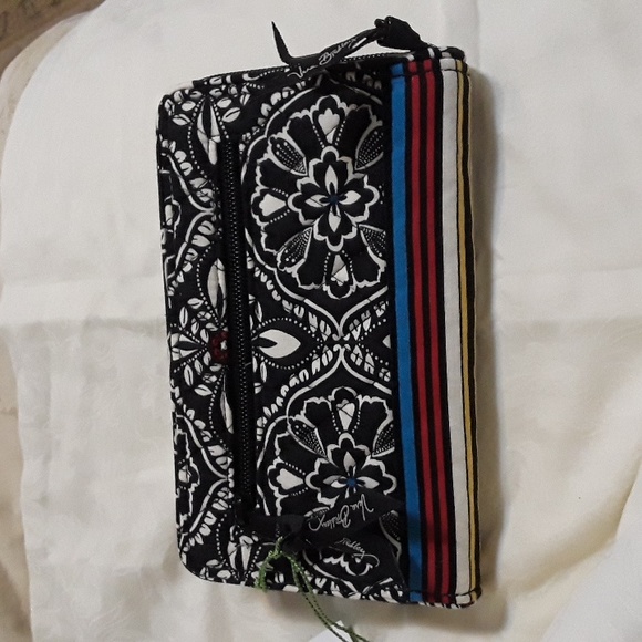 VERA BRADLEY Turn Lock Wallet - Picture 2 of 4